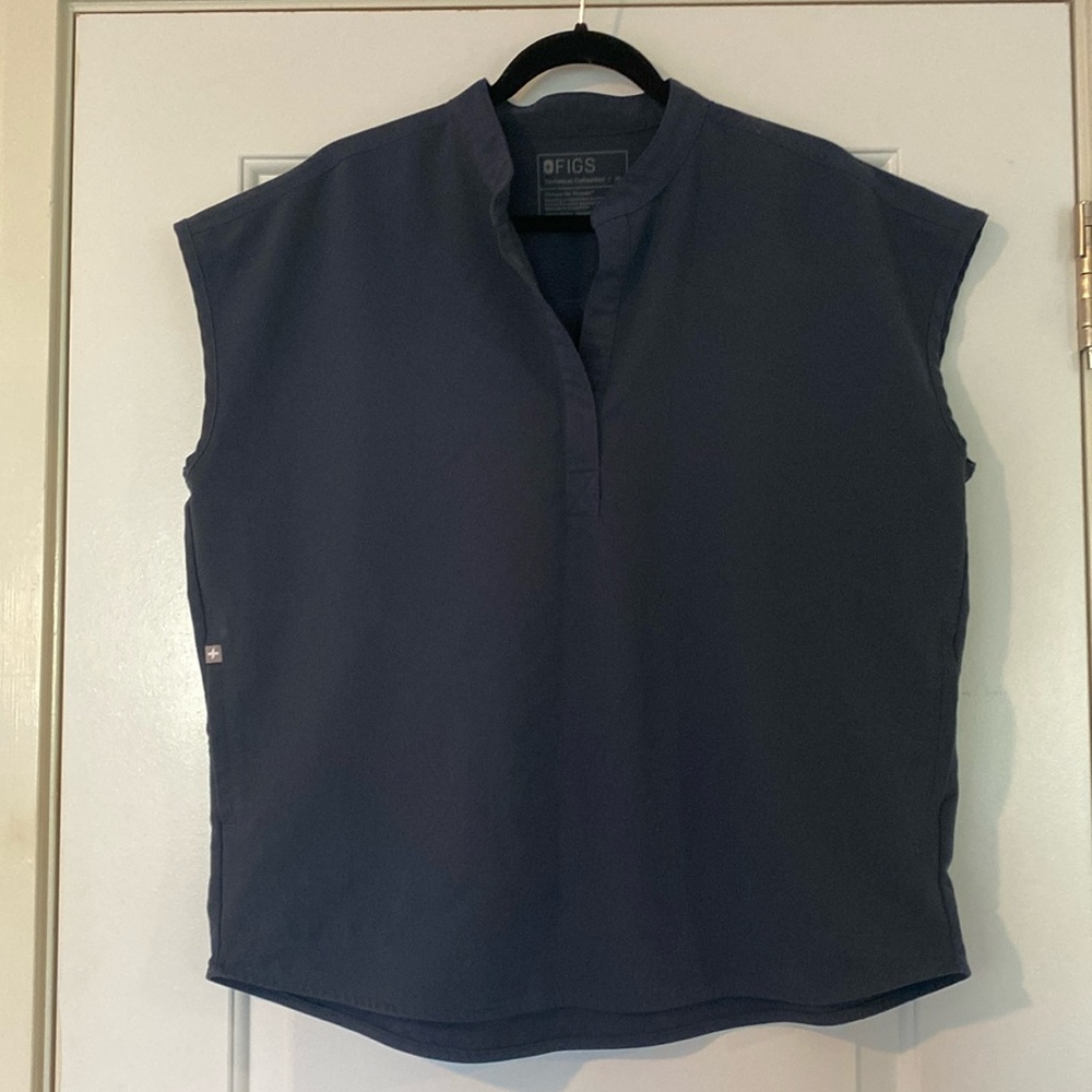 COPY - FIGS Rafaele Oversized Scrub Top